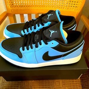 Brand New Jordan 1 Unc low men’s 10.5.